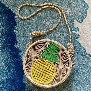 Colombian straw pineapple purse